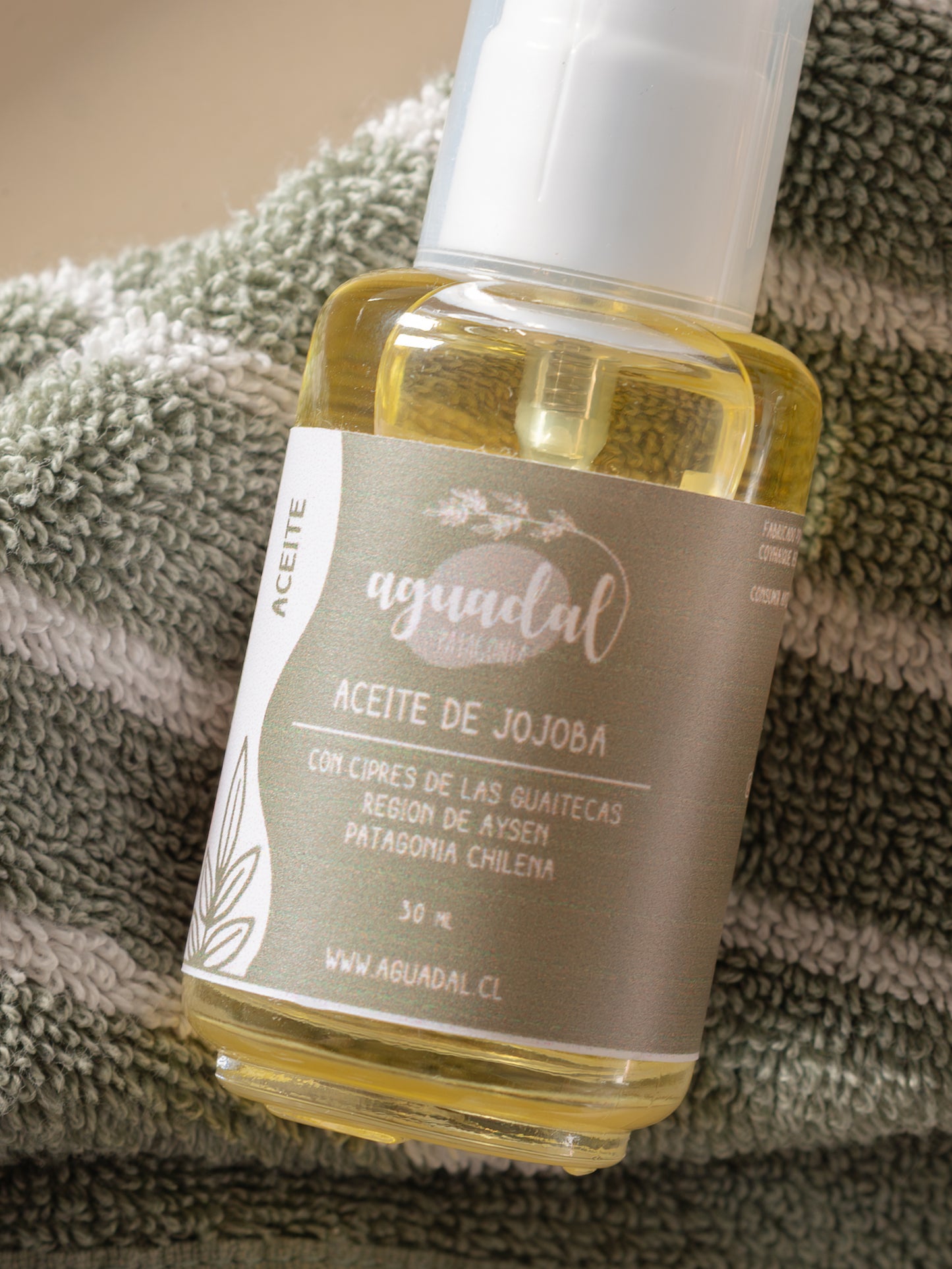 Aceite reparador de Jojoba & Ciprés de las guaitecas 30 ml.