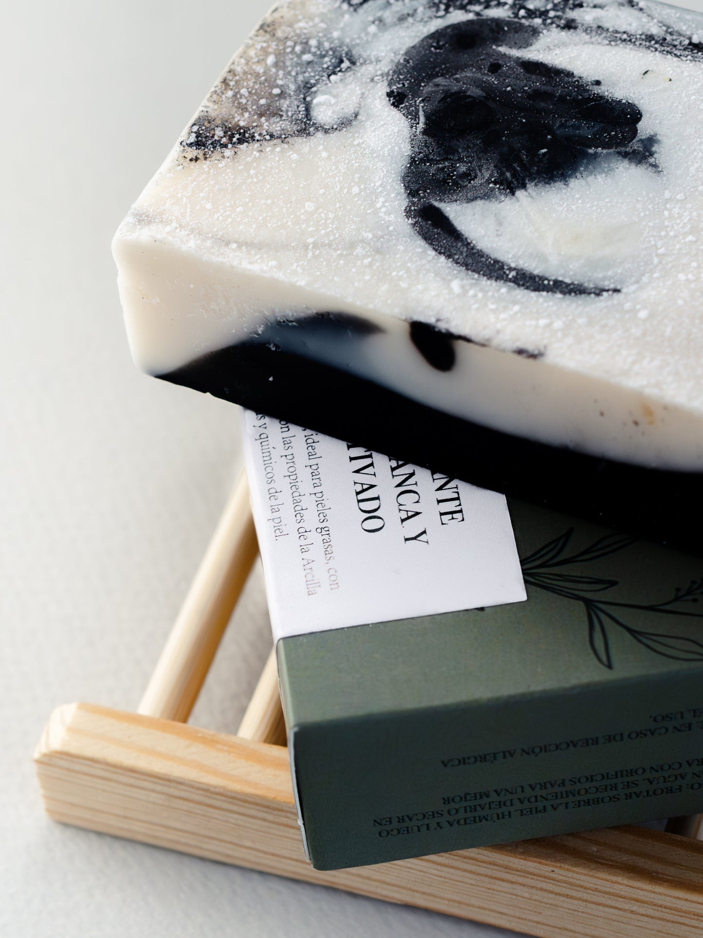 Jabón de Carbón Activado & Arcilla Blanca 100 g.